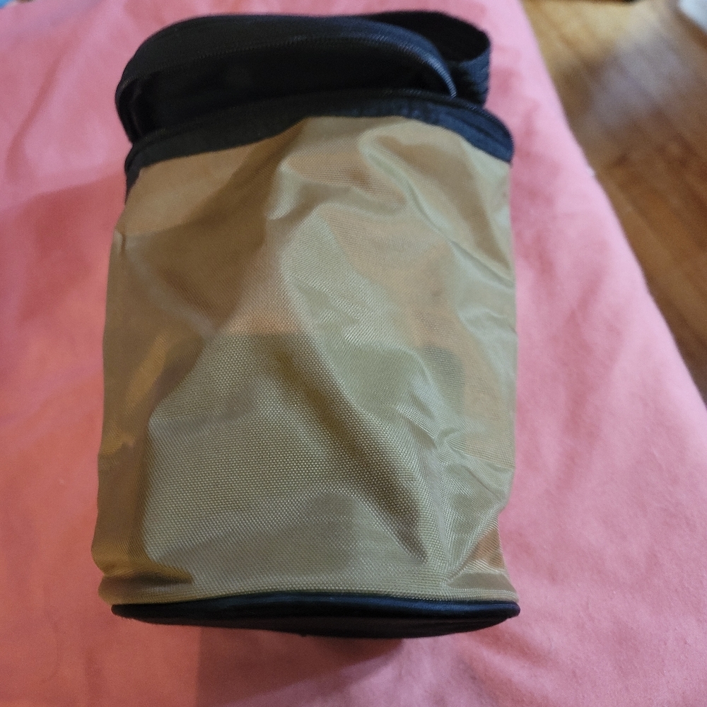 THINSULATE INSULATED CARRIER W/ SNAP CLOSURE STRAP
